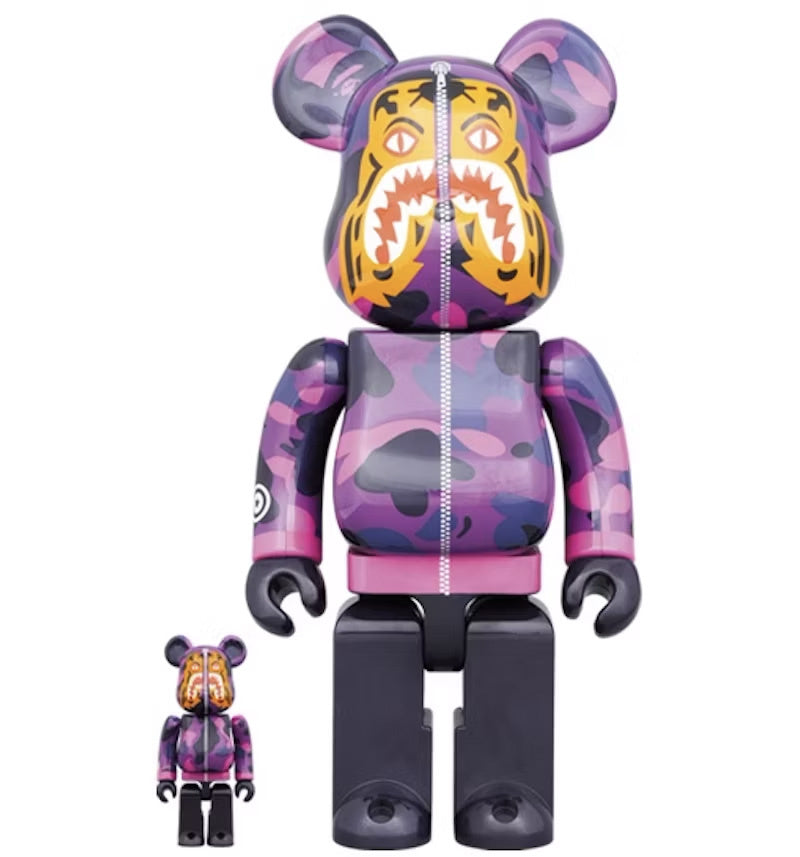 400% & 100% Bearbrick-sett - Camo Tiger by BAPE (Lilla versjon)
